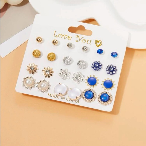 Stud earrings - Picture 2 of 3